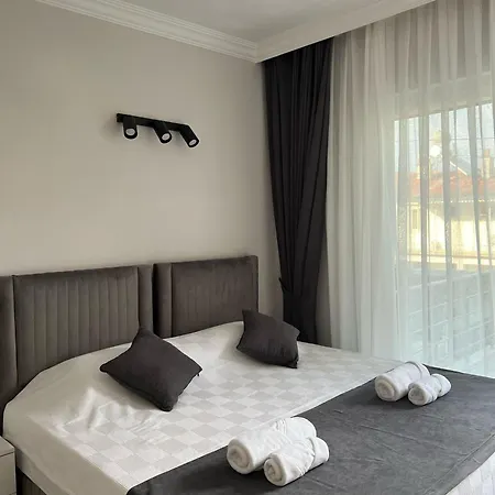 Lilia Homes 公寓